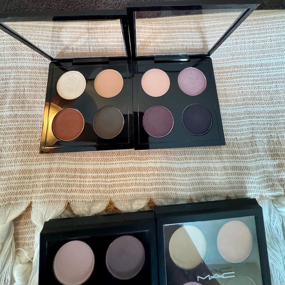 MAC Cosmetics Eyeshadow Quad - Cream, Brown, Purple, Pink - Picture 3 of 4